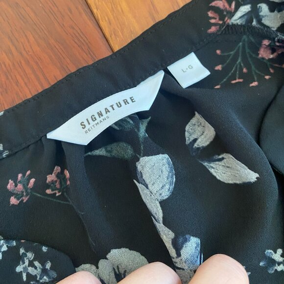 Lightweight Black Floral Blouse - Picture 5 of 5